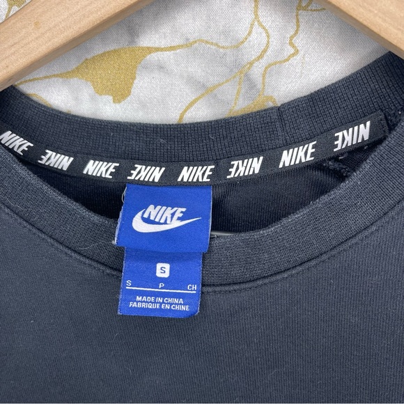 Nike Men's Black Crew Neck Sweater Size S - Picture 7 of 7